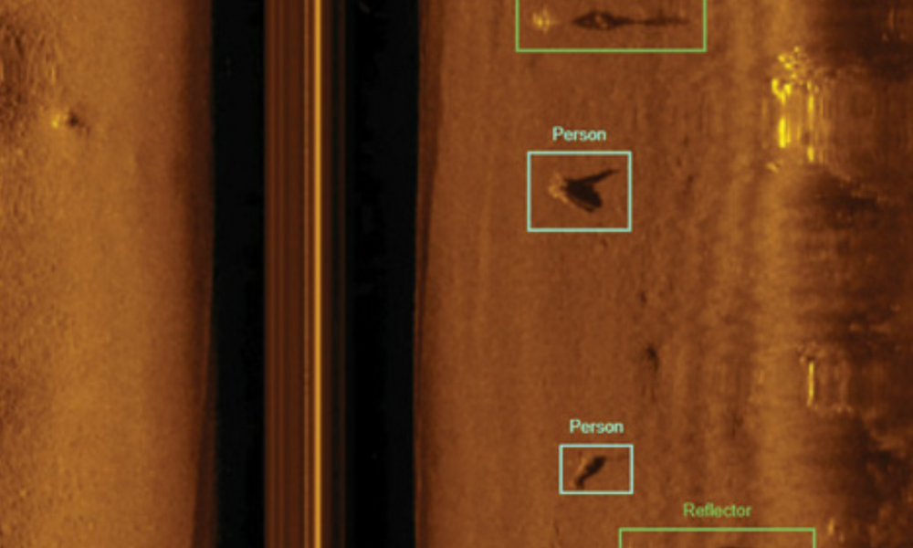 USV Sonobot 5 d’EvoLogics en action, utilisant l’IA pour la reconnaissance d’objets en temps réel via sonar et caméra vidéo.